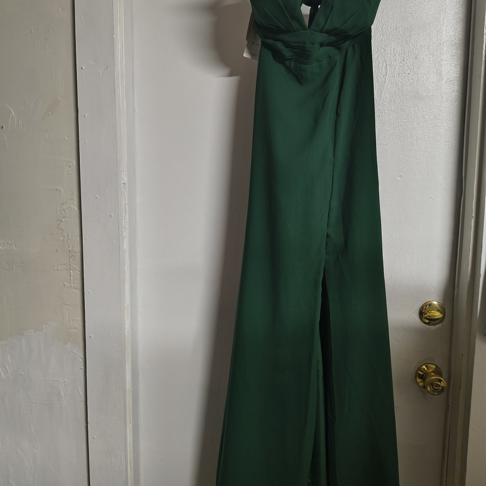 Elegant Green Evening Gown